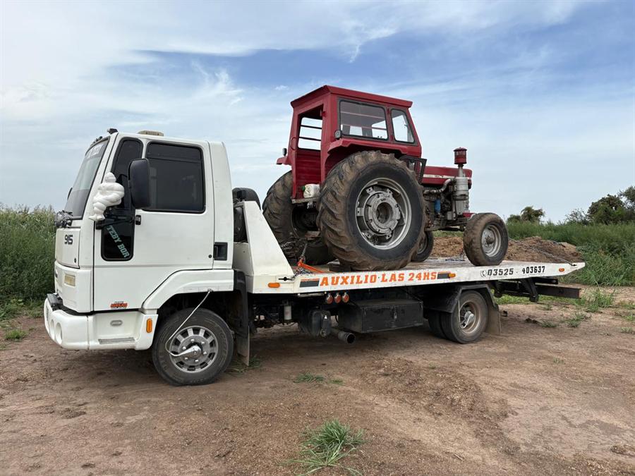 Traslado de tractor Massey Ferguson